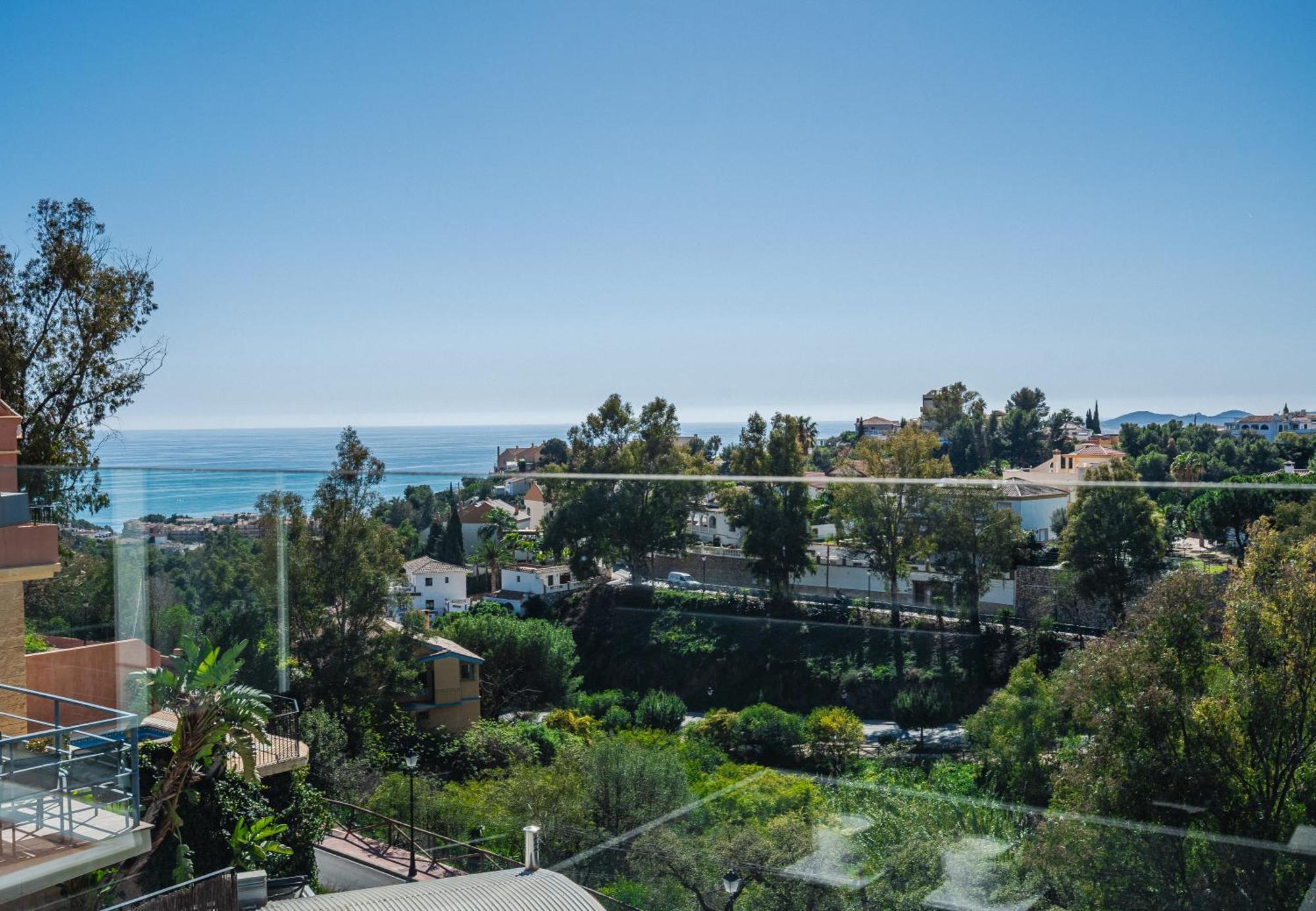 Private Luxurious Hillside Villa With Pool & Sea Views For 8 To 10 Ppl 丰希罗拉 外观 照片