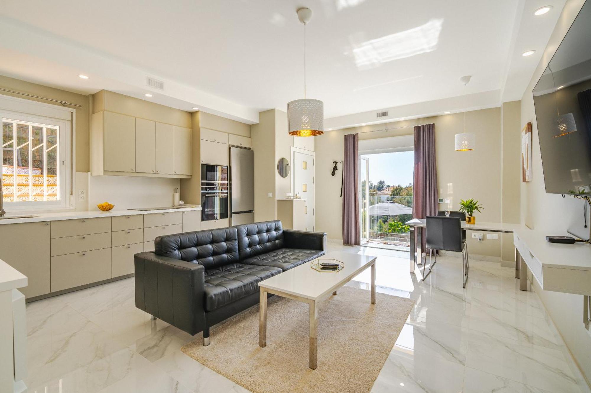 Private Luxurious Hillside Villa With Pool & Sea Views For 8 To 10 Ppl 丰希罗拉 外观 照片