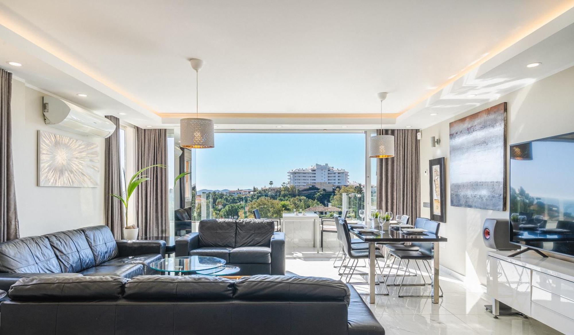 Private Luxurious Hillside Villa With Pool & Sea Views For 8 To 10 Ppl 丰希罗拉 外观 照片